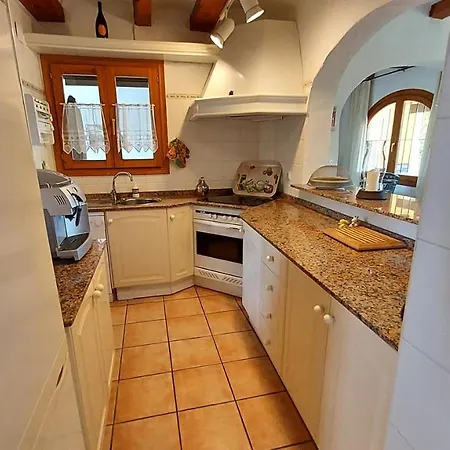 Romantisches Haus Mit Meerblick Und Gemeinschaftspool 4* テウラーダ