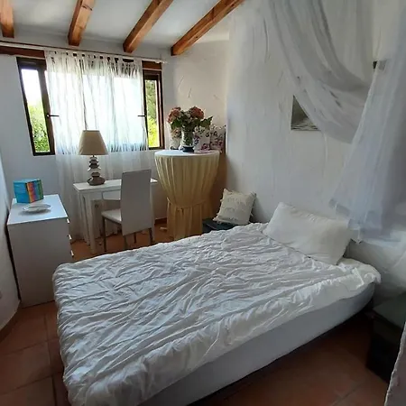 Romantisches Haus Mit Meerblick Und Gemeinschaftspool ホテル 4*
